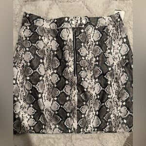 Snakeskin Print Skirt with Zipper